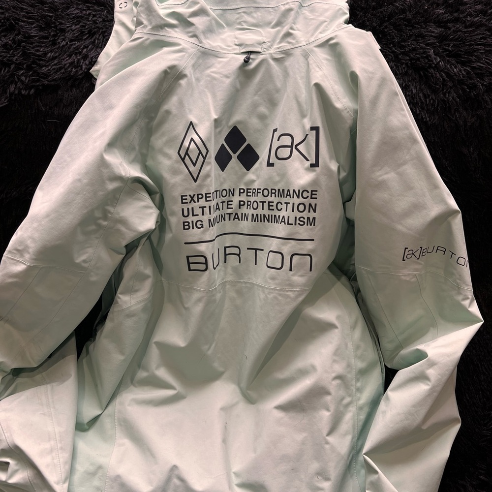Burton AK Gore-Tex Mint Jacket - Picture 5 of 7
